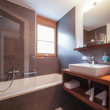 Sleeps 6 Pool Wifi Zermatt